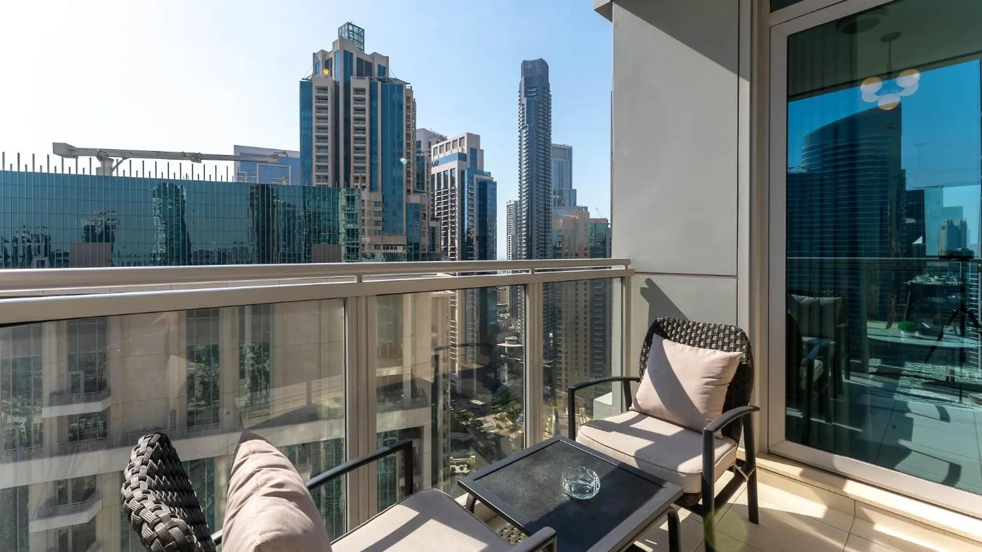 Superb 1-Bedroom Apartment With Full Burj Khalifa View - 5-Min Walk To Dubai Mall