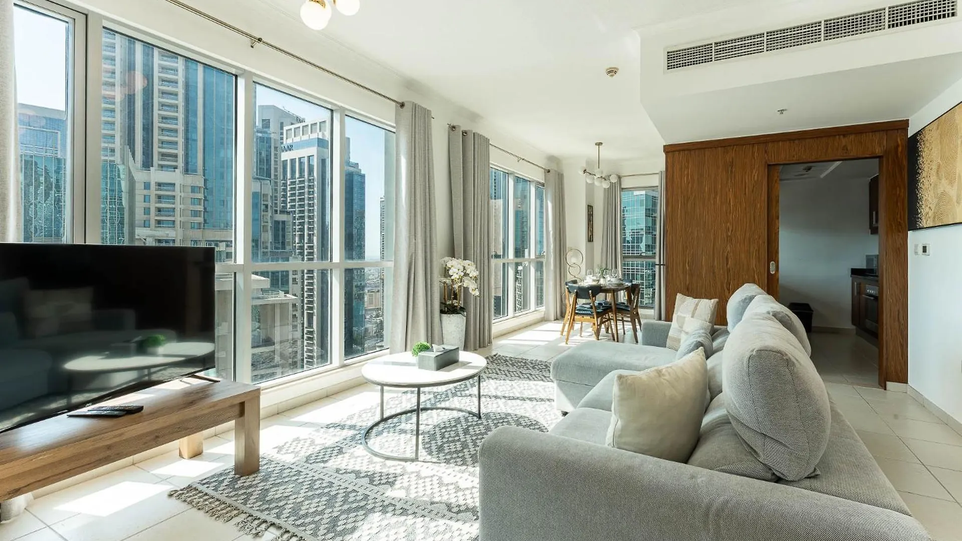 Superb 1-Bedroom Apartment With Full Burj Khalifa View - 5-Min Walk To Dubai Mall